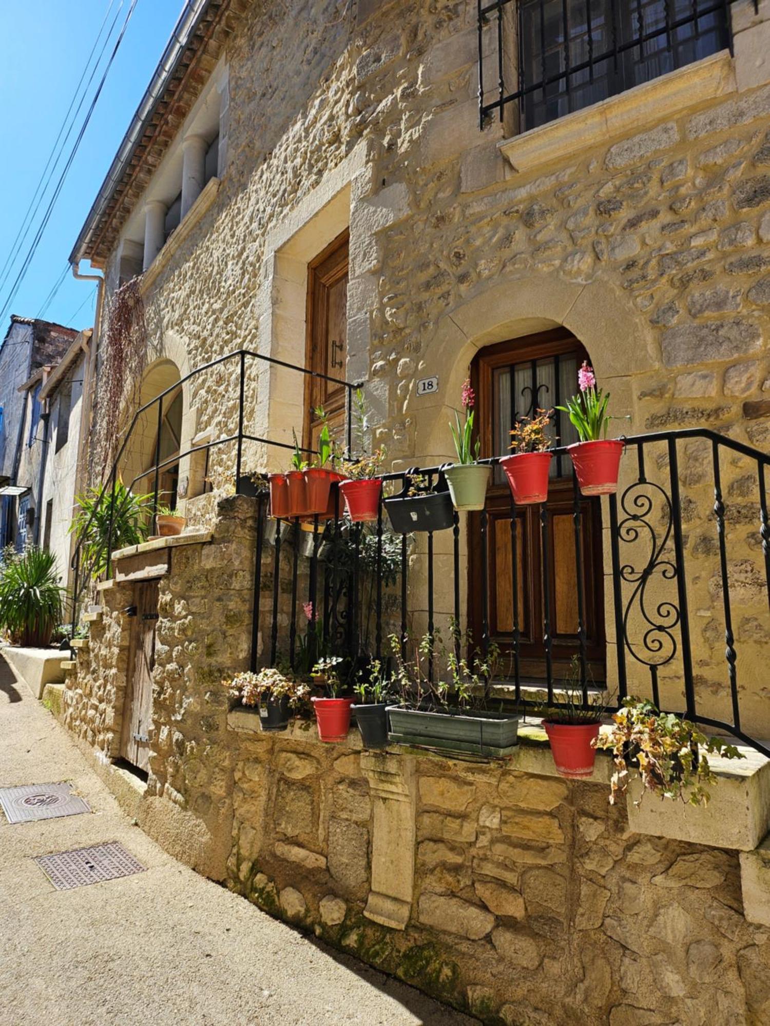 La Petite Maison Cereste Exterior photo