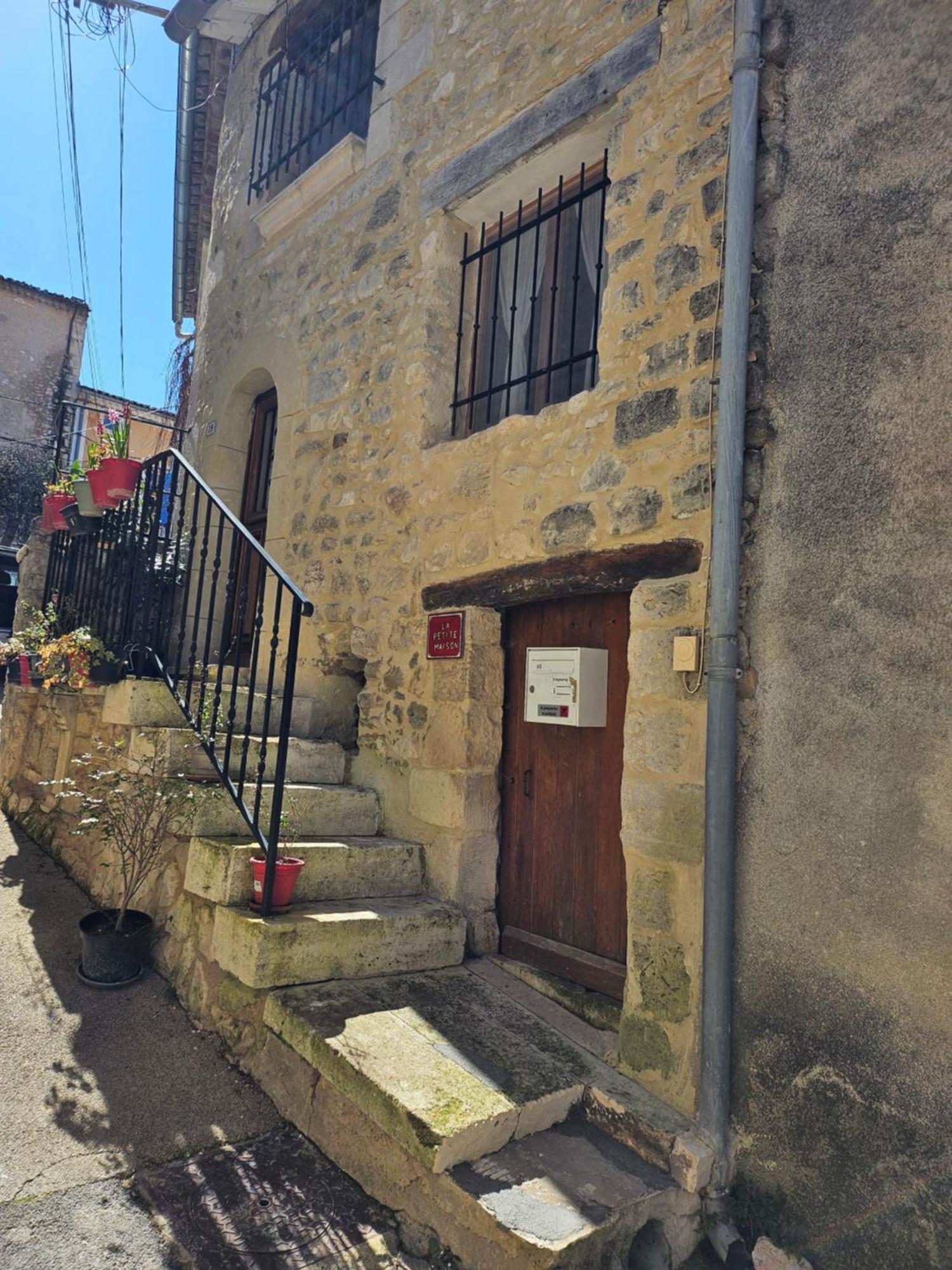 La Petite Maison Cereste Exterior photo